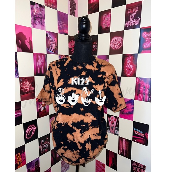 Hand Crafted Tops - Rock acid wash Tshirt